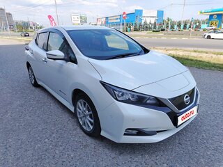 2017 Nissan Leaf II (ZE1), белый, 1850000 рублей, вид 3