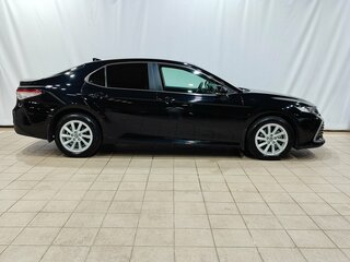 2021 Toyota Camry VIII (XV70) Рестайлинг, чёрный, 2990000 рублей, вид 3