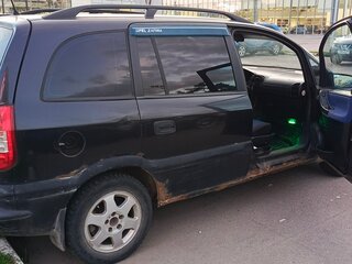 1999 Opel Zafira A, чёрный, 150000 рублей, вид 4