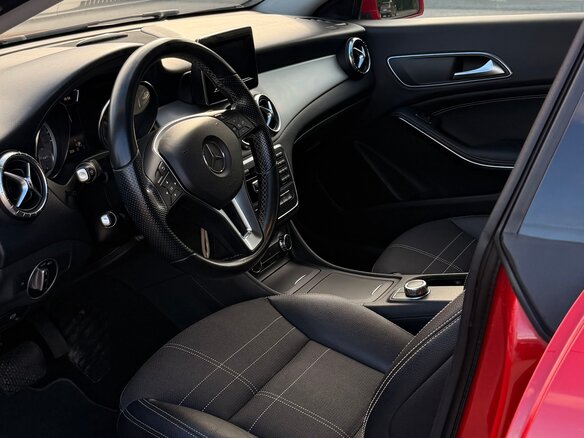 2014 Mercedes-Benz CLA 200 I (C117, X117), красный, 1500000 рублей - вид 12