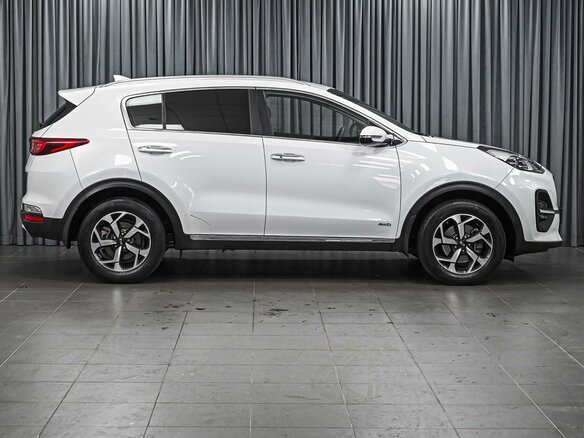 2018 Kia Sportage IV Рестайлинг, белый, 2439000 рублей - вид 4