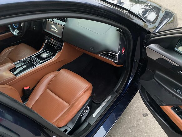 2018 Jaguar XE I, синий, 1950000 рублей - вид 10