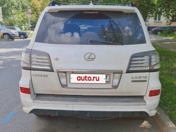 2015 Lexus LX 570 III Рестайлинг, белый, 5150000 рублей - вид 3