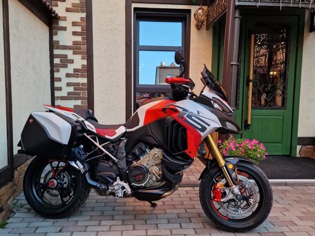 2024 Ducati Multistrada V4, красный, 3000000 рублей, вид 2