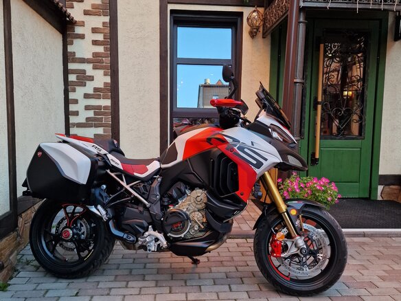 2024 Ducati Multistrada V4, красный, 3000000 рублей - вид 1