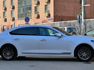 2019 Kia K900 II, белый, 3050000 рублей, вид 4