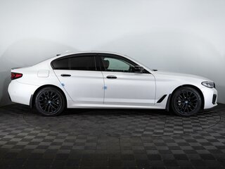 2019 BMW 5 серии 530i xDrive VII (G30/G31/G38), белый, 4230000 рублей, вид 5