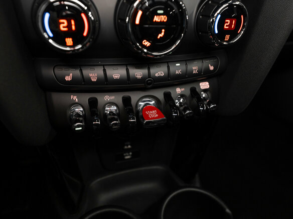 2022 Mini Hatch Cooper S III (F55/F56) Рестайлинг 2, серый, 3760000 рублей - вид 22