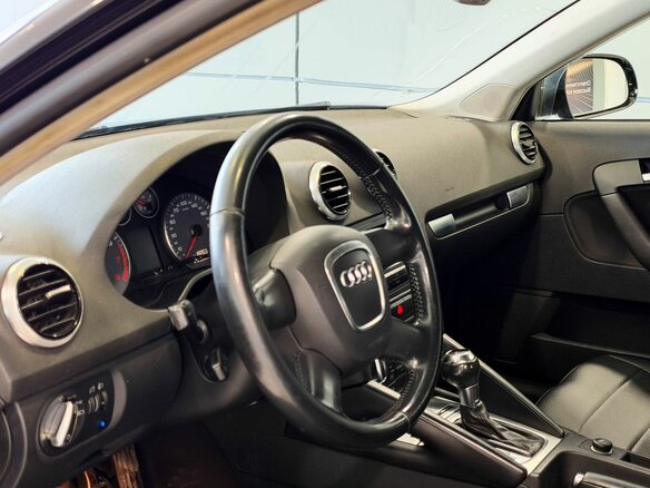 2010 Audi A3 II (8P) Рестайлинг 2, чёрный, 737000 рублей - вид 5