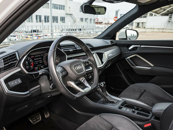 2022 Audi Q3 45 TFSI II (F3), белый, 4179000 рублей - вид 8