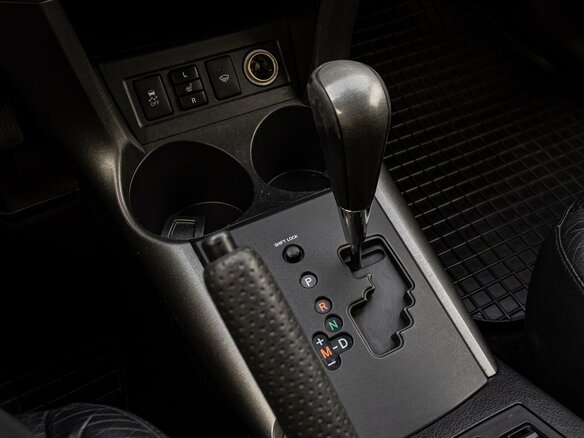 2010 Toyota RAV4 III (XA30), белый - вид 12