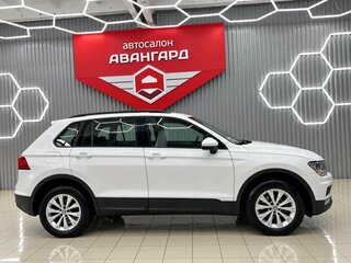 2018 Volkswagen Tiguan II, белый, 2050000 рублей, вид 4