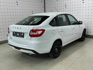 2026 Lada (ВАЗ) Granta I Рестайлинг, белый, 1126000 рублей, вид 4