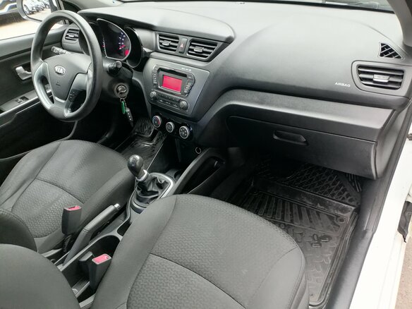 2015 Kia Rio III, белый - вид 9