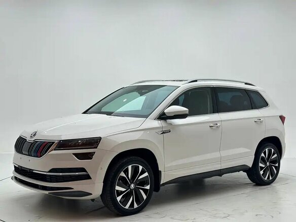 2022 Skoda Karoq I Рестайлинг, белый, 2750000 рублей