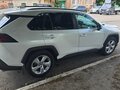 2021 Toyota RAV4 V (XA50), белый, 2690000 рублей - вид 2