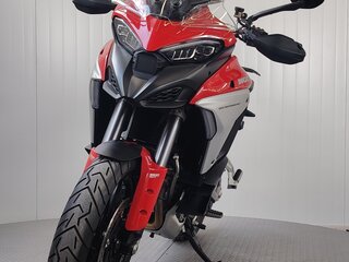 2023 Ducati Multistrada V4, красный, 1899000 рублей, вид 3