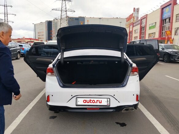 2018 Hyundai Sonata VII (LF) Рестайлинг, белый, 900000 рублей - вид 5