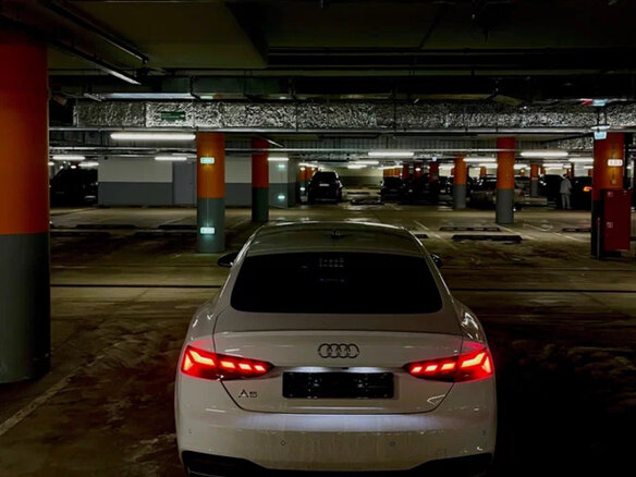 2021 Audi A5 Sportback 40 TFSI II (F5) Рестайлинг, белый, 4400000 рублей - вид 2