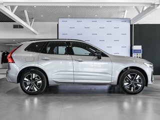 2026 Volvo XC60 II Рестайлинг 2, серебристый, 9000000 рублей, вид 4