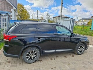 2016 Mitsubishi Outlander III Рестайлинг 2, чёрный, 1560000 рублей, вид 2