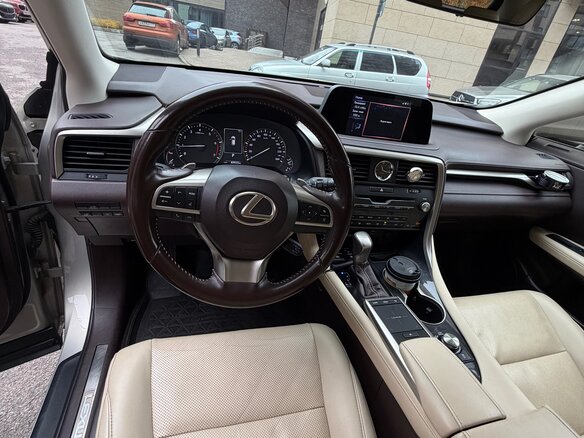 2020 Lexus RX 300 IV Рестайлинг, коричневый, 4650000 рублей - вид 7