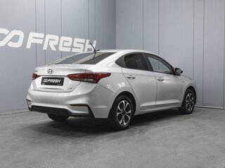 2017 Hyundai Solaris II, серебристый, 1116000 рублей, вид 2