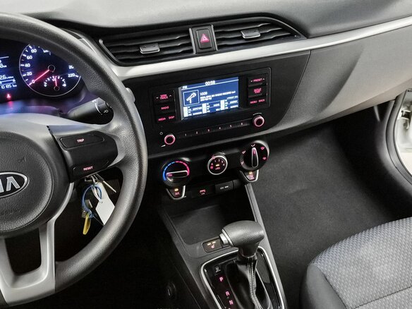 2020 Kia Rio IV Рестайлинг, белый, 1559000 рублей - вид 16