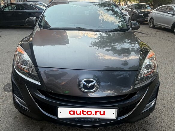 2011 Mazda Axela II Рестайлинг, серебристый, 800000 рублей - вид 1