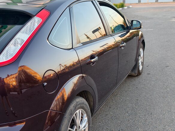 2010 Ford Focus II Рестайлинг, фиолетовый, 700000 рублей - вид 2