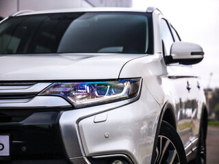 2015 Mitsubishi Outlander III Рестайлинг 2, белый, 1579777 рублей, вид 2
