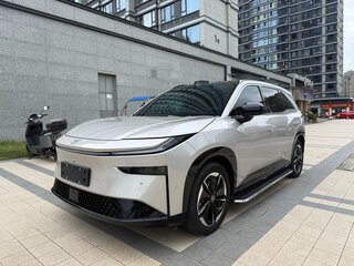 2025 Toyota bZ3X 58.3 kWh, серебристый, 3250000 рублей, вид 1