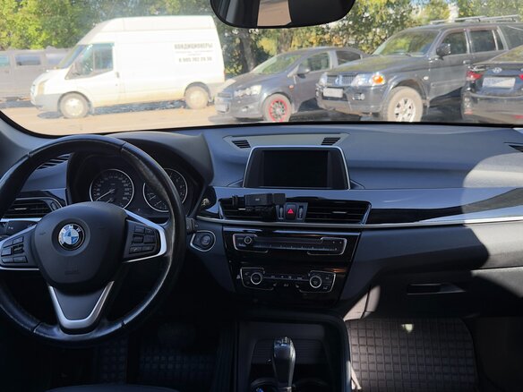2017 BMW X1 20i xDrive II (F48), коричневый, 2750000 рублей - вид 8