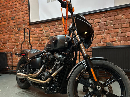 2022 Harley-Davidson Street Bob, серый, 1300000 рублей, вид 2
