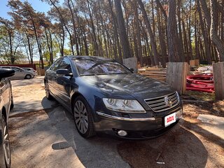 2002 Volkswagen Phaeton I, серебристый, 740000 рублей, вид 2