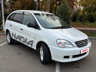 2000 Toyota Nadia, белый, 600000 рублей, вид 2
