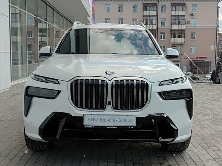 2025 BMW X7 40i I (G07) Рестайлинг, белый, 14500000 рублей, вид 2