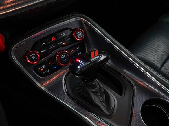 2017 Dodge Challenger III Рестайлинг 2, серый - вид 16