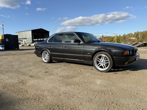 1994 BMW 5 серии 525i III (E34), чёрный, 820000 рублей - вид 1