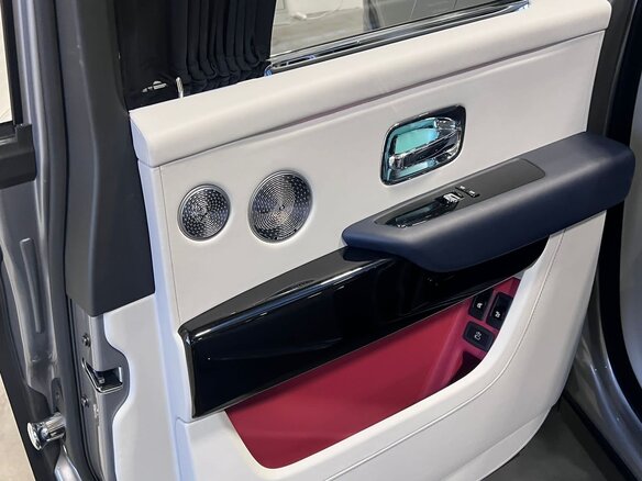 2020 Rolls-Royce Cullinan I (Series I), серый, 25500000 рублей - вид 22