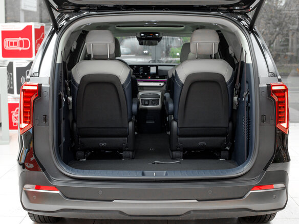 2026 Kia Carnival IV Рестайлинг, чёрный, 7100000 рублей - вид 5