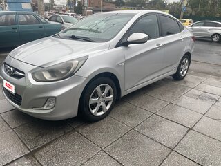2012 Hyundai Solaris I, серебристый, 669000 рублей, вид 2