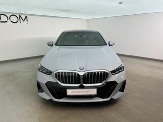 2025 BMW 5 серии 523d xDrive VIII (G60/G61/G68), серый, 9240000 рублей, вид 3