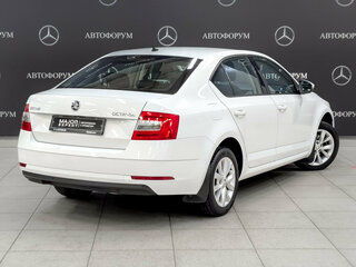 2019 Skoda Octavia III (A7) Рестайлинг, белый, 1300000 рублей, вид 5