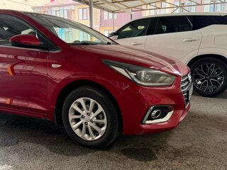 2018 Hyundai Solaris II, красный, 1135000 рублей, вид 3