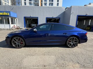 2020 Audi S7 II (4K), синий, 6750000 рублей, вид 3
