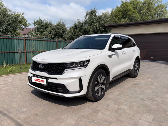 2021 Kia Sorento IV, белый, 3050000 рублей