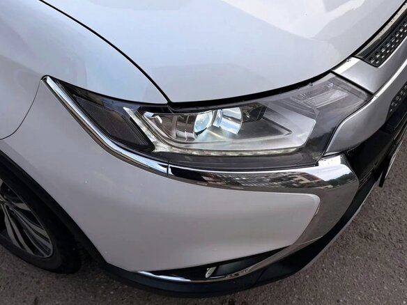 2019 Mitsubishi Outlander III Рестайлинг 3, белый, 1700000 рублей - вид 8