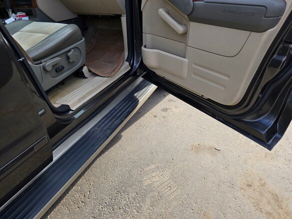 2005 Ford Explorer IV, коричневый - вид 14