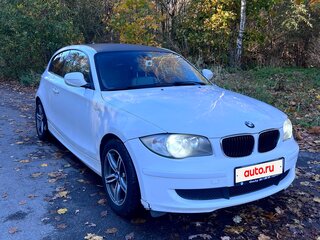 2010 BMW 1 серии 120i I (E81/E82/E87/E88) Рестайлинг, белый, 900000 рублей, вид 3